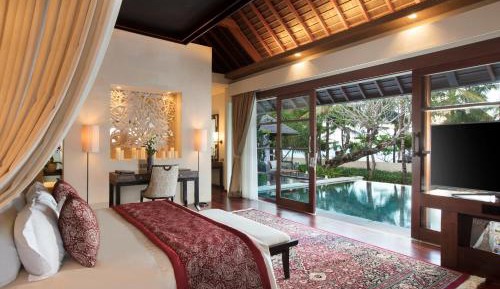 Royal One-Bedroom Private Pool Villa with Free Benefit