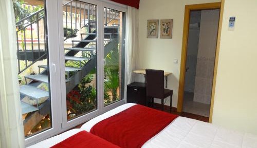 Twin Room with Private Bathroom