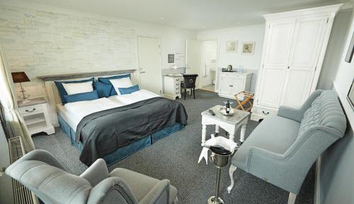 Junior Suite with Balcony