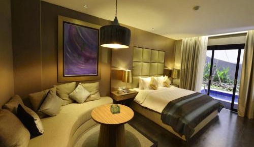 Suite with Private Pool