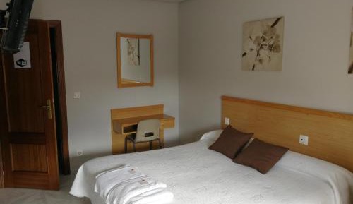 Twin Room with Private Bathroom