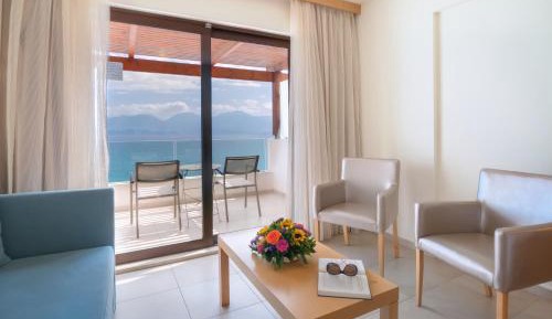 Deluxe Room with Sea View