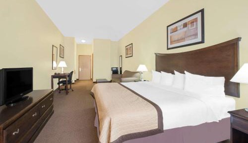 King Suite- Non-Smoking