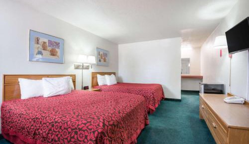 Queen Room with Two Queen Beds - Non-Smoking