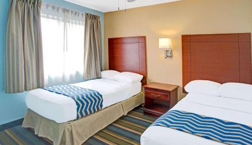 Two-Bedroom Deluxe Suite - Non-Smoking