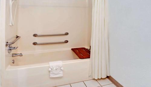 King Room - Disability Access - Non-Smoking