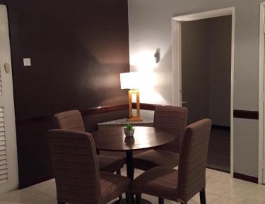 Apartment with Pool View 