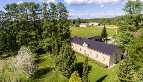 Villa with Garden View