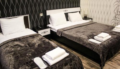 Family Room with Mountain View