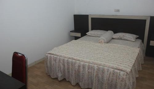 Deluxe Room (2 Adults + 1 Child)