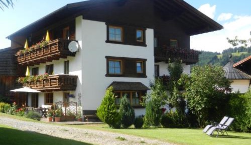 Apartment with Mountain View