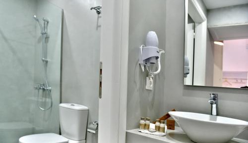 Standard Twin/Triple Room with Yard View