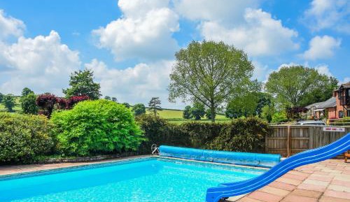 Three-Bedroom Holiday Home 