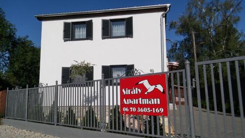 Apartment with Lake View