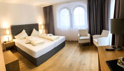 Classic Double Room with Balcony