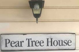 Raglan House | Historic Pear Tree Cottage