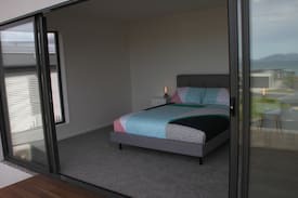 Swansea House | Hazards View @ Aqua Sands