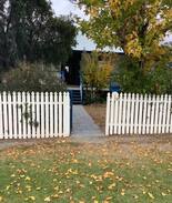 Stanthorpe House | Corellas on Corundum Cottage - wine not?