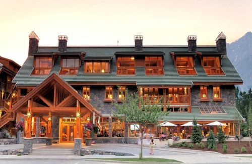 Banff Hotel | Fox Hotel & Suites Banff