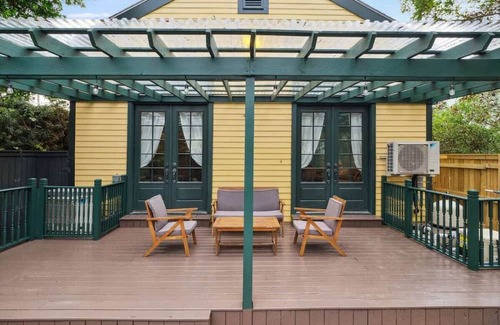 Faubourg Marigny House | Eclectic Art House w Pool, Steps from FQ 5br|4ba