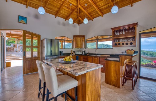 Samara House | Beautiful House with breathtaking sunsets ocean, bay and Mountain View !