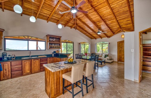 Samara House | Beautiful House with breathtaking sunsets ocean, bay and Mountain View !