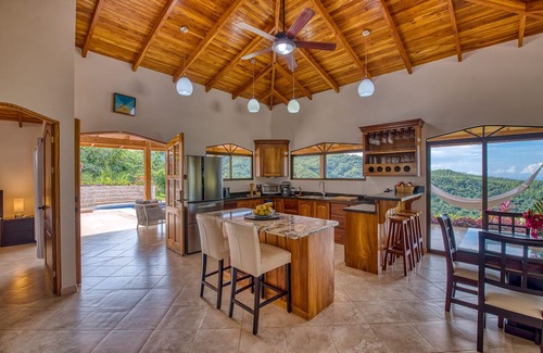 Samara House | Beautiful House with breathtaking sunsets ocean, bay and Mountain View !