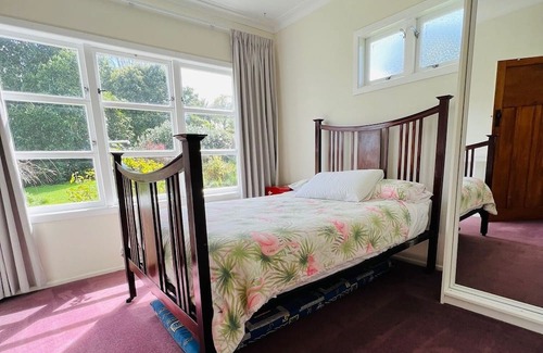 Waitao House | Spacious bungalow set in an avocado orchard.