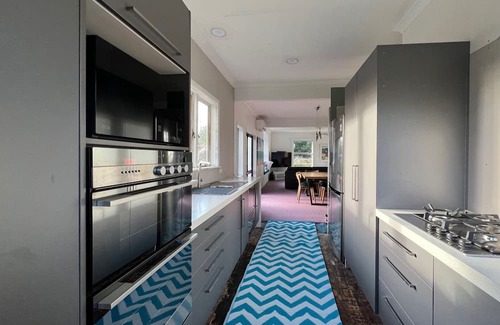 Waitao House | Spacious bungalow set in an avocado orchard.