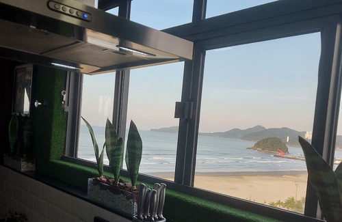 Pompeia Apartment | Oceanview Santos apartment for up to 7 people