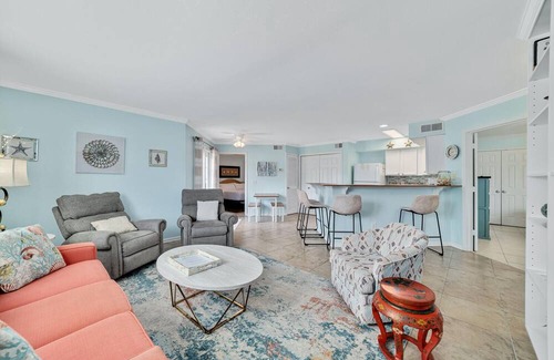 Gulf Shores Condo | Updated, Ground Floor Unit w/ Pool & Gym, Sleeps 6