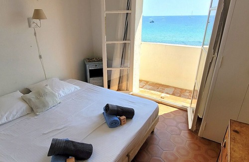 Port Grimaud Apartment | Luminous cozy cocoon with view of the gulf