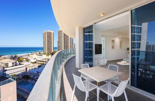 Surfers Paradise Apartment | Largest two bedroom H Residence HUGE BALCONY - 2 ocean view bedrooms