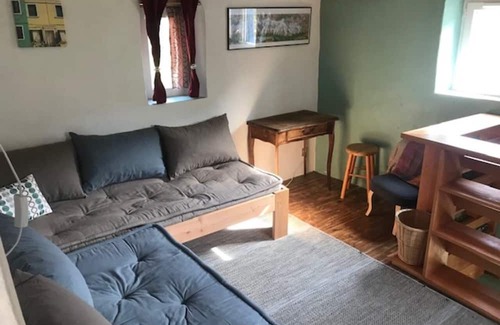 Reilhanette House | Holiday Home 'Les Eyssaux En Baronnies' with Mountain View, Private Terrace and Wi-Fi