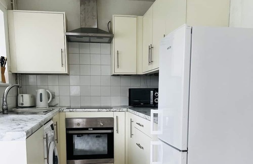 St Helens House | Two bedroom house , in a lovely neighbourhood, with a lot amenities around