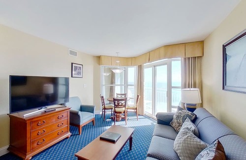 Myrtle Beach Condo | 20th-floor partial ocean-view condo with W/D, pool, hot tub, & AC