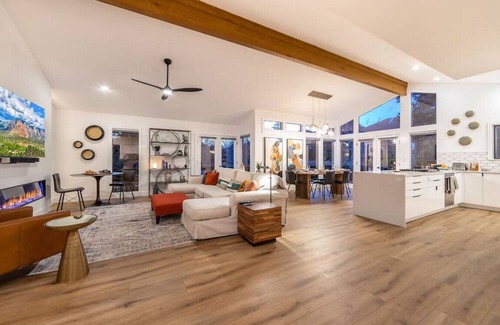 West Sedona House | Crystal Sky Haus -Spa, Firepit, BBQ, VIEWS & more