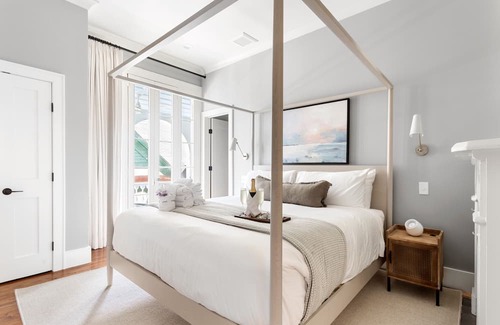 Cannonborough Elliotborough Apartment | Thomas Waring Suite A: Where History Meets Luxury