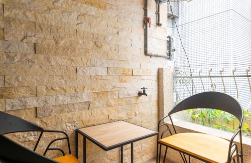 Daan Condo | 2B1b 5 People Newly Renovated 3 Min to Daan MRT