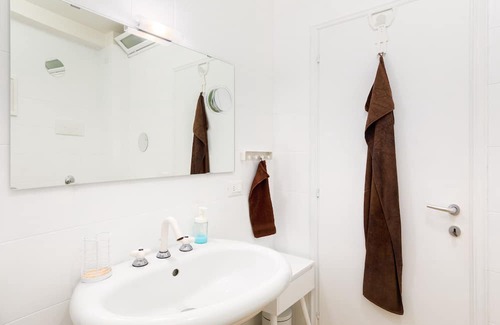 Old Town Apartment | Centrally located apartment with sea view