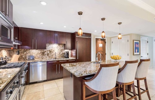 Honokowai Condo | Maui Resort Rentals: Honua Kai K725 - 7th Floor 3BR w/Ocean Views in Every Room!