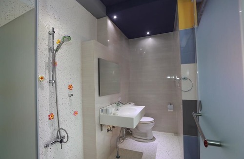 Xincheng Bed & Breakfast | Fas Glass House B&B