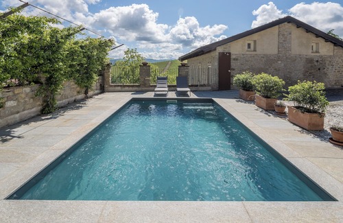 Monforte d'Alba Apartment | Ca Fredo Apartment With Pool Monforte