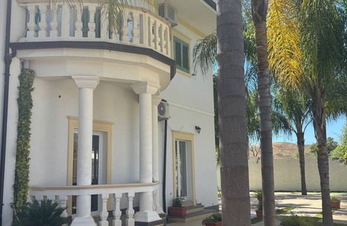 Bianco Villa | Corte Vena Palace