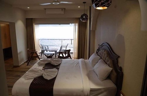 Mangalore Resort | Palm Breeze Beach Resort