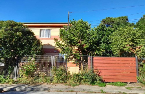 Puerto Montt House | Centrally located house in Puerto Montt, in the heart of downtown, safe and quiet place.