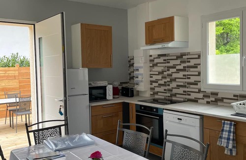 Chaum House | Holiday Home 'Momo' with Mountain View, Wi-Fi and Air Conditioning