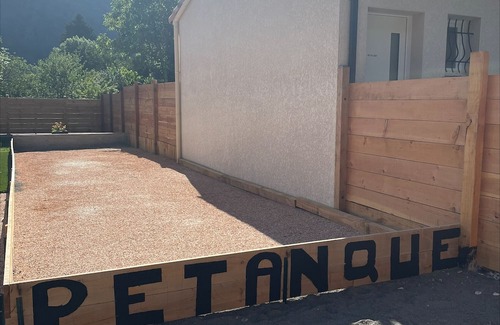 Chaum House | Holiday Home 'Momo' with Mountain View, Wi-Fi and Air Conditioning