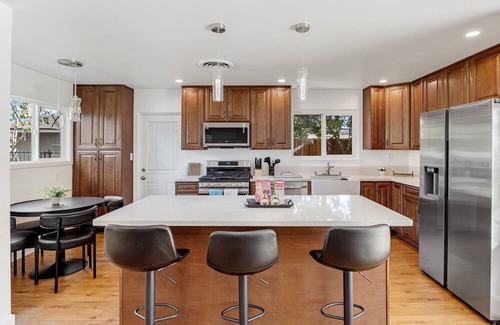 Granada Hills South House | Ultimate Valley Lounge and Swim