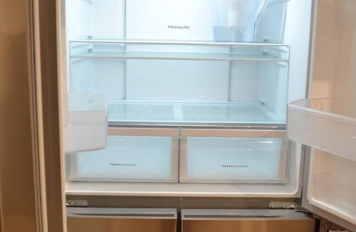 Erin Mills House | Modern 2-Bed Basement Retreat!